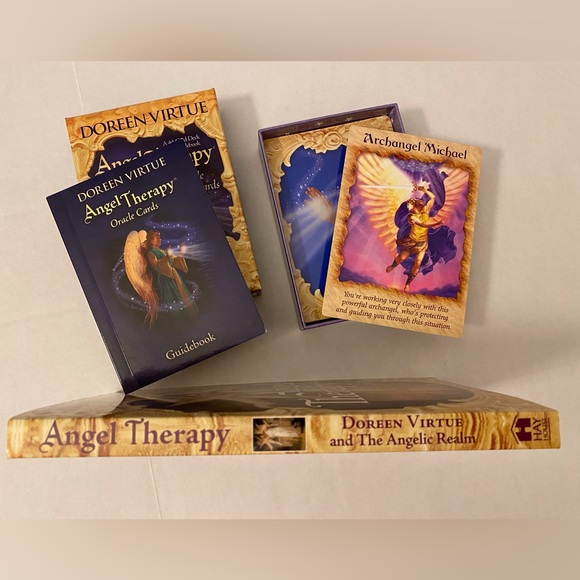 RARE SET* Doreen Virtue - Angel Therapy Handbook and Gold Gilded Oracle Deck - Picture 1 of 6
